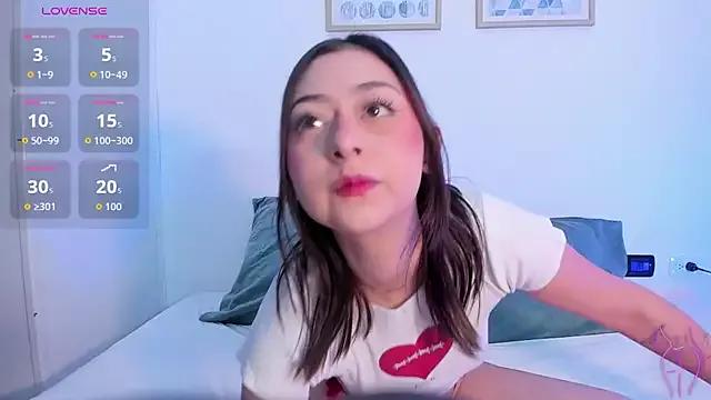 MilenaCrown from StripChat is Freechat