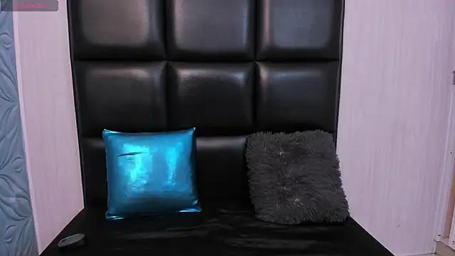Milk_max_18 from StripChat is Freechat