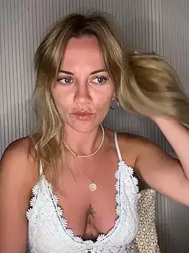 Milla__one from StripChat is Freechat