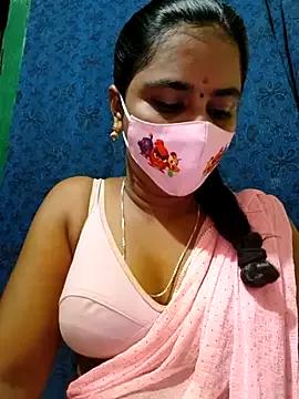 mini-queen from StripChat is Freechat