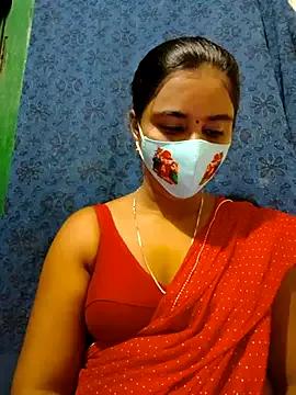 mini-queen from StripChat is Freechat
