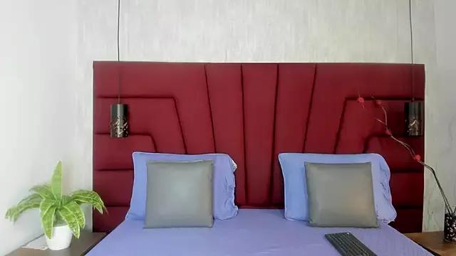Miranda_Laurent from StripChat is Freechat