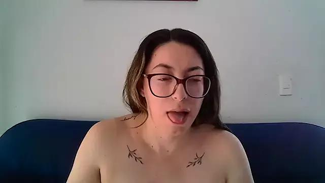 Miranda_sexlove_ from StripChat is Freechat