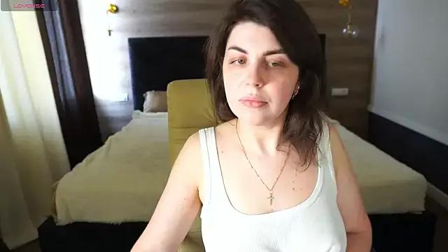 MirandaWong from StripChat is Freechat