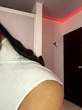 miss__caroline from StripChat is Freechat