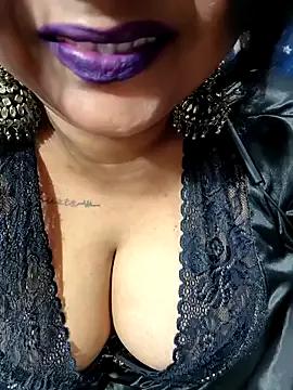 miss_cherry17 from StripChat is Freechat