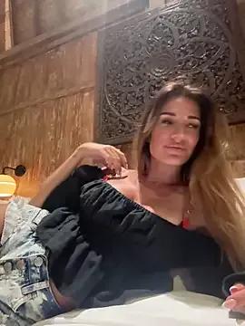 MissBinx from StripChat is Freechat