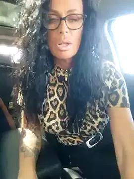 Misses-Cougar from StripChat is Freechat