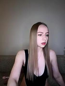 MissOyee from StripChat is Freechat