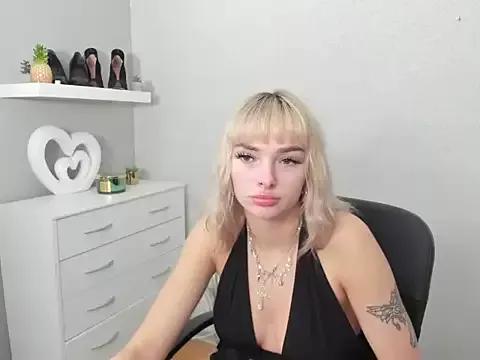 missxPOLLY from StripChat is Freechat