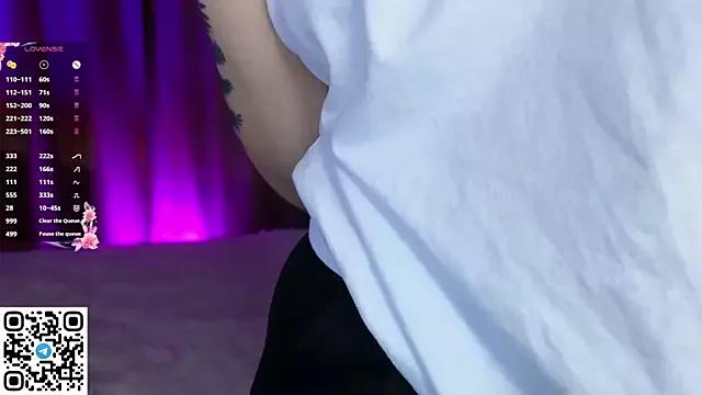 MistyFever from StripChat is Freechat