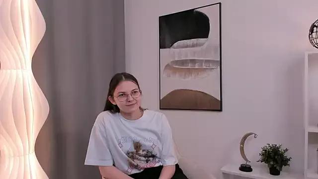 MonaFort from StripChat is Freechat