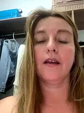 moniquerainx from StripChat is Freechat