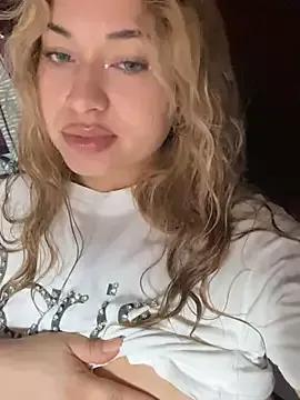 mooniebarbie1 from StripChat is Freechat