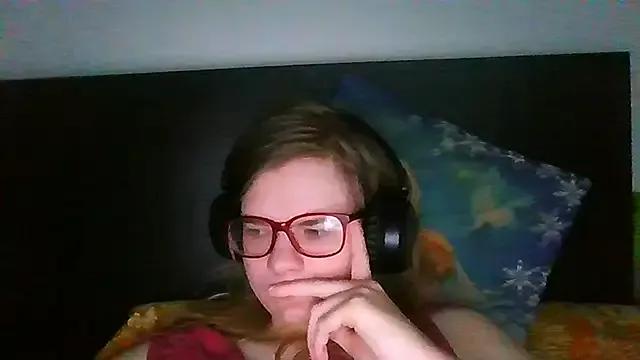 Moonolighta from StripChat is Freechat