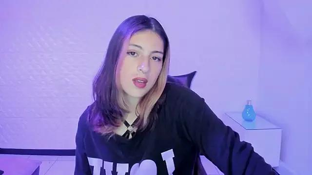 Moonwiny from StripChat is Freechat