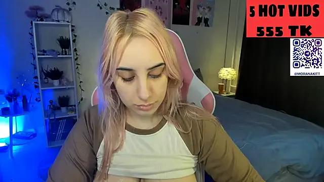 MoranaKit from StripChat is Freechat