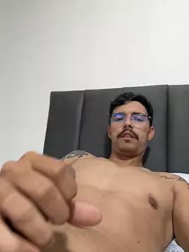 Morenolindo11 from StripChat is Freechat
