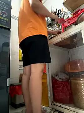 Mores1_Squirt from StripChat is Freechat
