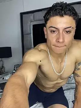 MR_MUSCLE from StripChat is Freechat