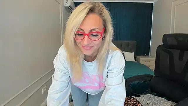 MuseOfStage from StripChat is Freechat