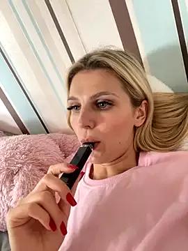 My_Hotgirl from StripChat is Freechat