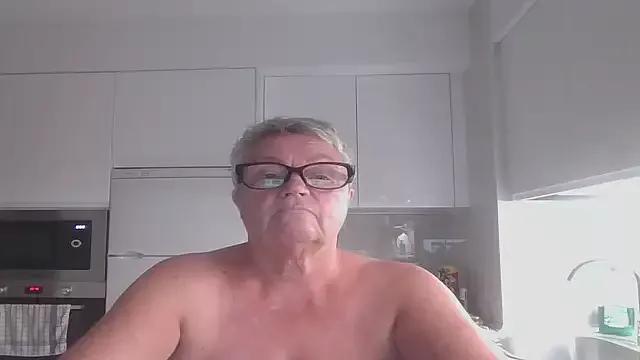 Mystery-Grandmother from StripChat is Freechat