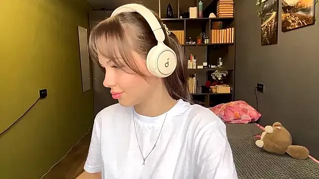 MysticAlisa from StripChat is Freechat