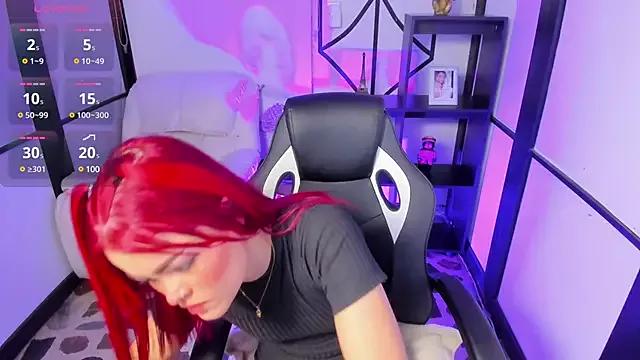 NahomiRichards_ from StripChat is Freechat