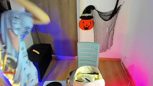 Customizable and immersive - Activate your taste buds and check-out our delicious choice of bondage cams streams with excited models getting their amazing bodies screwed with their beloved sex toys.