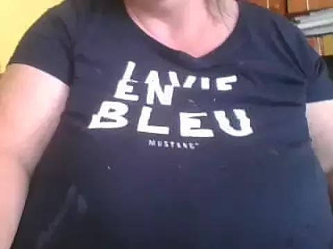 Nataliesbestjuggs from StripChat is Freechat