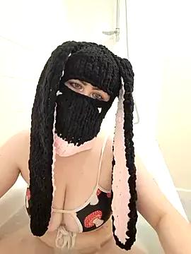 NaughtyChubbyBunny from StripChat is Freechat