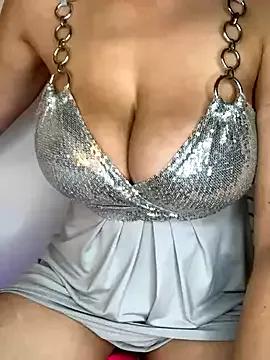 Nayafreaky from StripChat