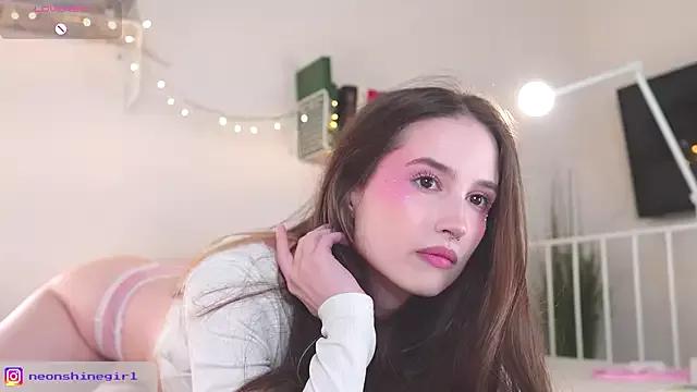 NeonShine from StripChat is Freechat