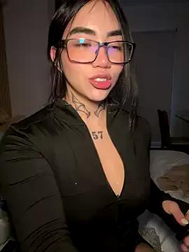 Nickiiiii from StripChat is Freechat