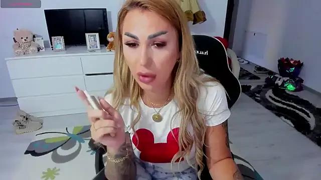 Nicol2Naya from StripChat is Freechat