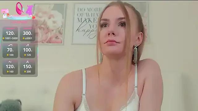 NicoleMcey from StripChat is Freechat