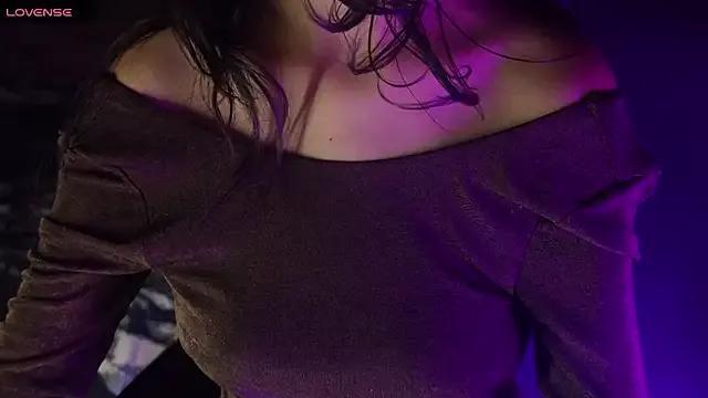 NidhiChandra from StripChat is Freechat