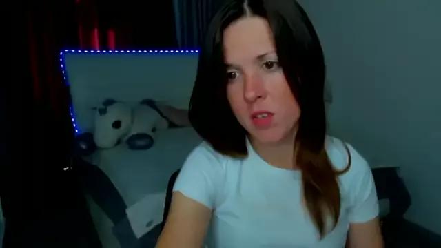 nika_reinnn from StripChat is Freechat