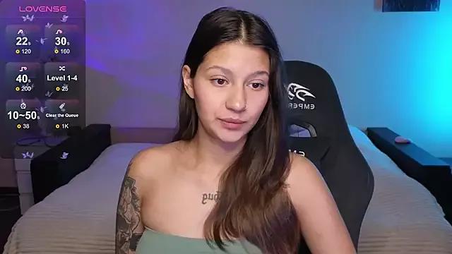 Nikol_Goldysss from StripChat is Freechat