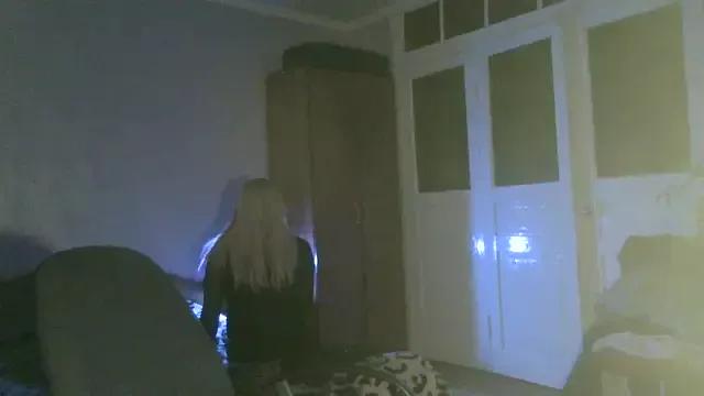 NiraFrost from StripChat is Freechat