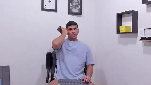noah_belami from StripChat is Freechat
