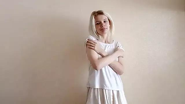 NoellaSoro from StripChat is Freechat