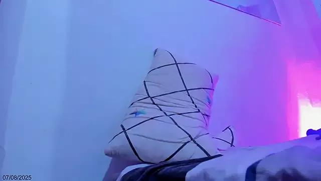 Nova-evs from StripChat is Freechat