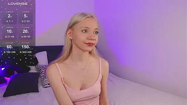 NyxBlonde from StripChat is Freechat