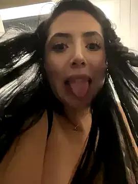 oh_nina from StripChat is Freechat