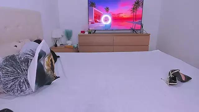 OpulentDesire from StripChat is Freechat