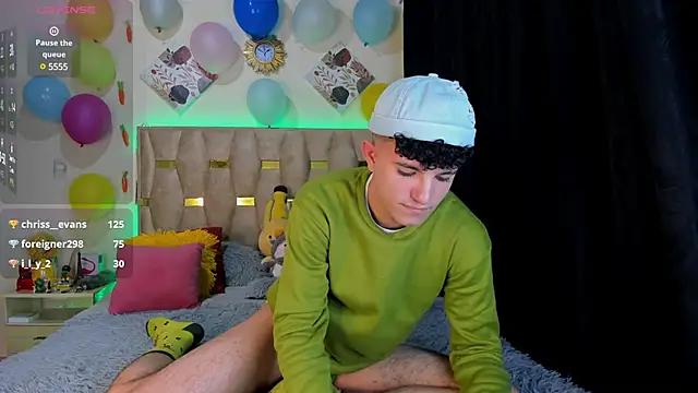 patrick_sanzz from StripChat is Freechat
