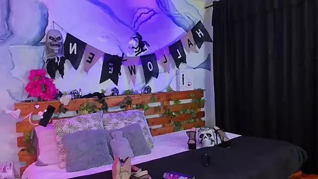 Customizable and immersive - Activate your taste buds and check-out our delicious choice of bondage cams streams with excited models getting their amazing bodies screwed with their beloved sex toys.