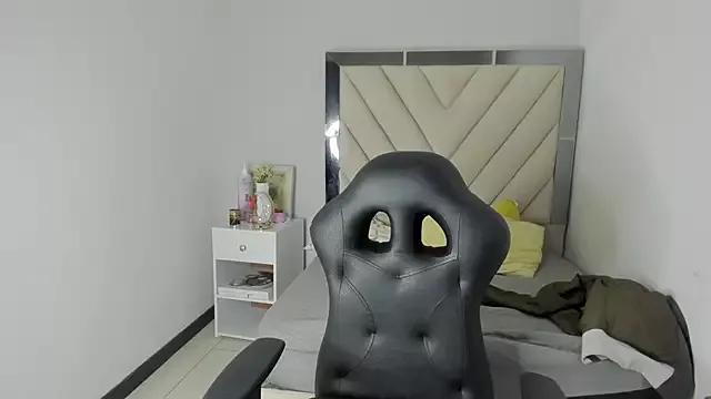 Customizable and immersive - Activate your taste buds and check-out our delicious choice of bondage cams streams with excited models getting their amazing bodies screwed with their beloved sex toys.